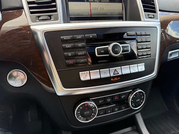 Mercedes-Benz GL350 22 of 24