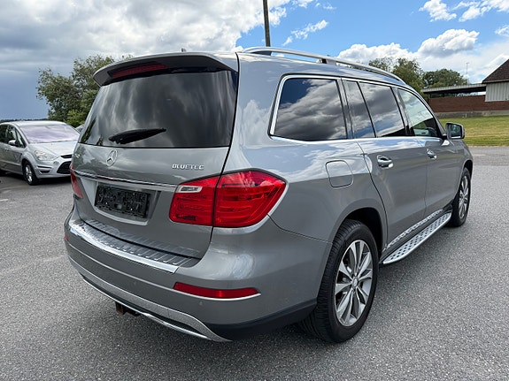 Mercedes-Benz GL350 7 of 24