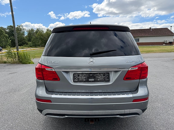 Mercedes-Benz GL350 8 of 24