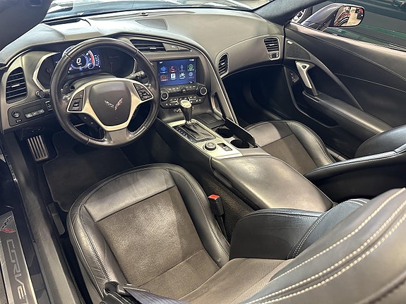 Chevrolet Corvette 18 of 21