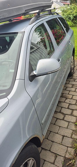 Skoda Octavia 2 of 5
