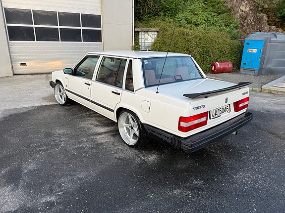 Volvo 740 3 of 11