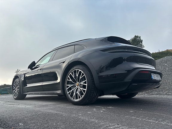 Porsche Taycan 2 of 5