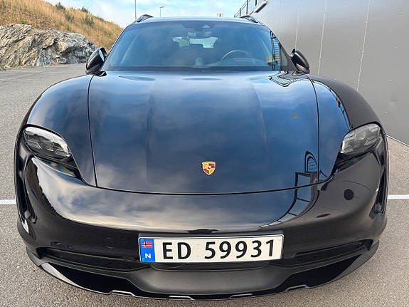 Porsche Taycan 5 of 5