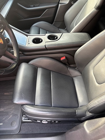 Porsche Taycan 15 of 29
