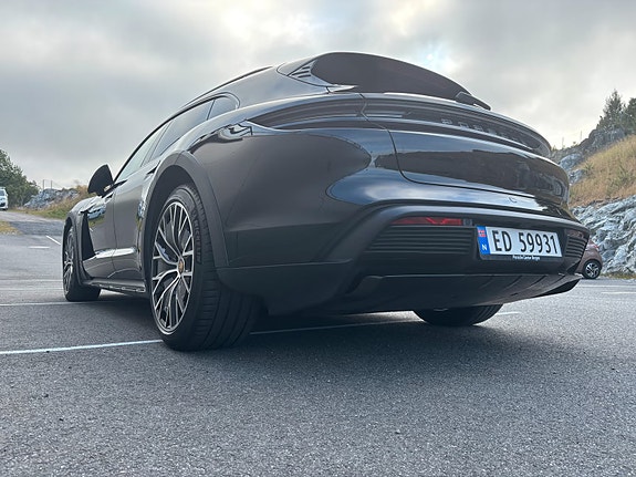 Porsche Taycan 7 of 29
