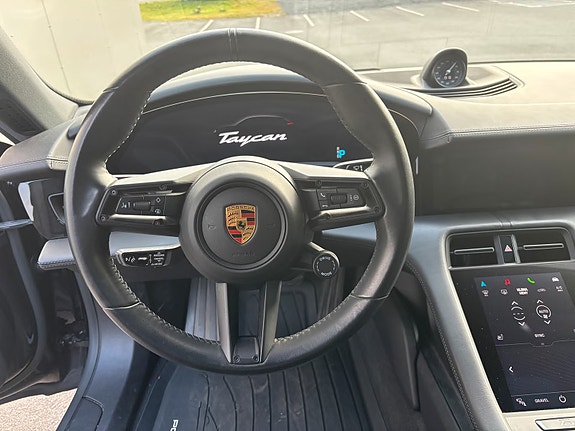 Porsche Taycan 11 of 29