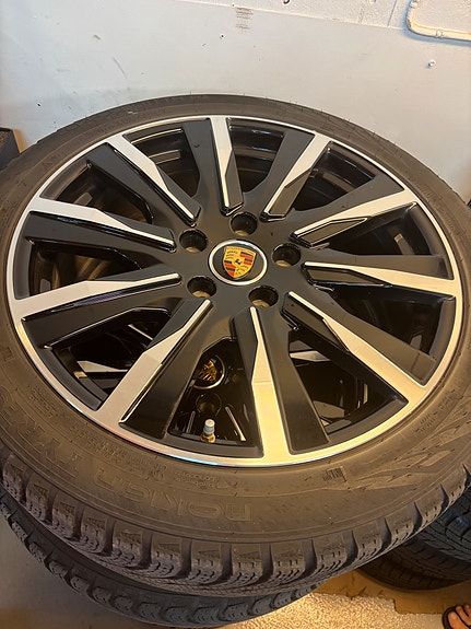Porsche Taycan 26 of 29