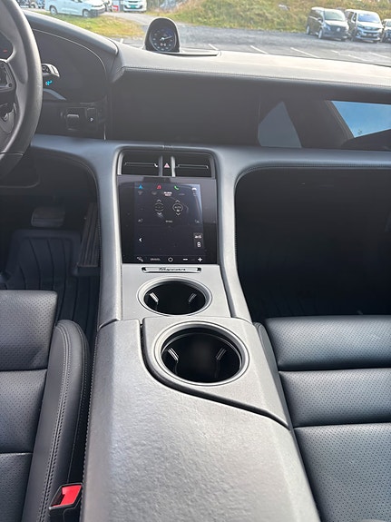 Porsche Taycan 14 of 29