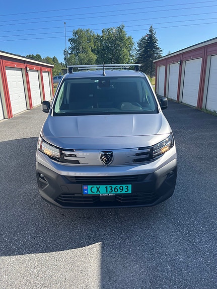 Peugeot Partner 2 of 17