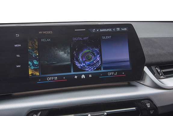 BMW iX2 26 of 30