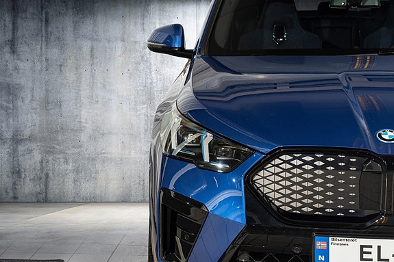 BMW iX2 3 of 5