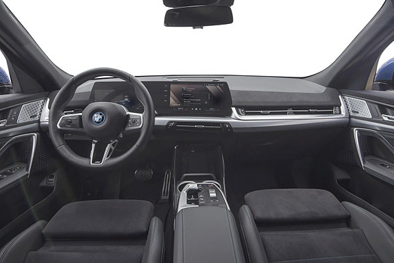 BMW iX2 14 of 30