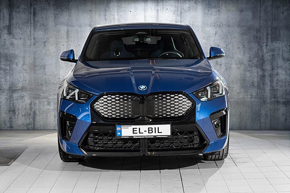 BMW iX2 4 of 5