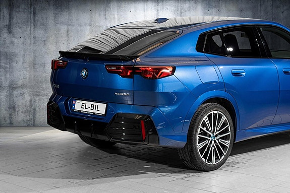 BMW iX2 7 of 30