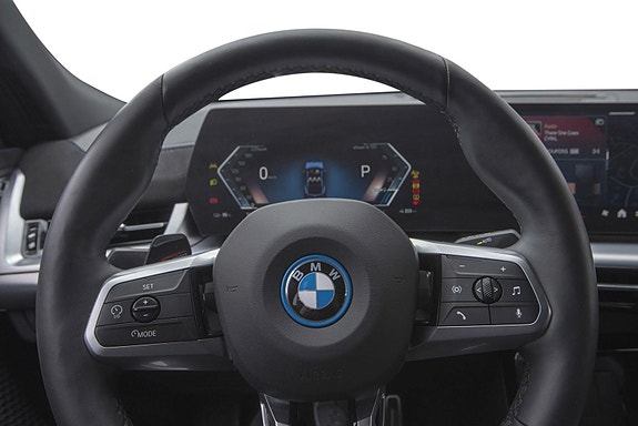 BMW iX2 16 of 30
