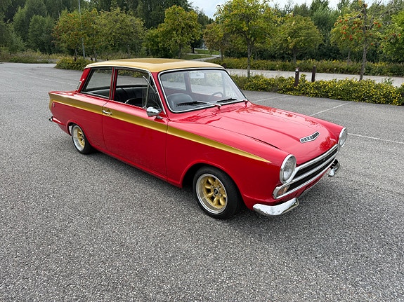 Ford Cortina 14 of 30