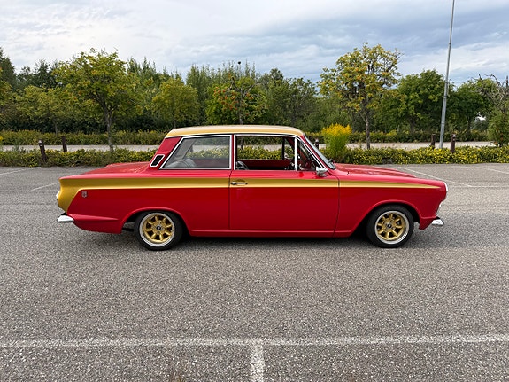 Ford Cortina 16 of 30