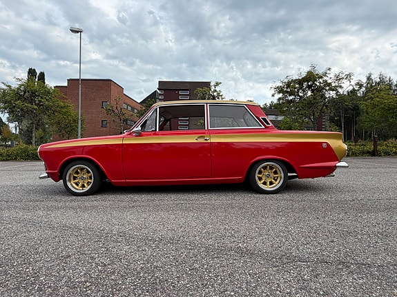 Ford Cortina 10 of 30