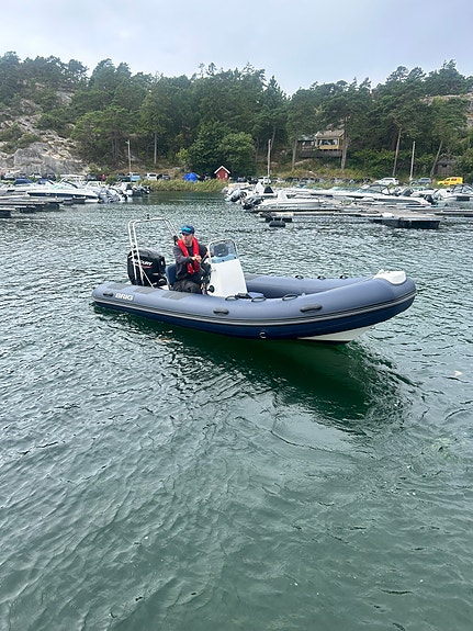 Strøken Brig Falcon 500 med Mercury 50 hk til salgs - Kun 11 timer og med henger 14 of 17