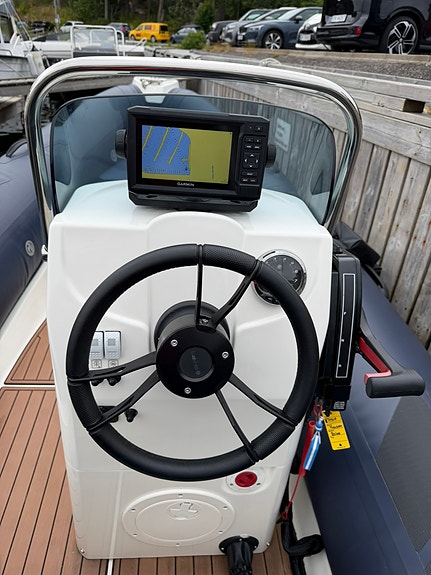 Strøken Brig Falcon 500 med Mercury 50 hk motor til salgs - Kun gått 11 timer! 3 of 5