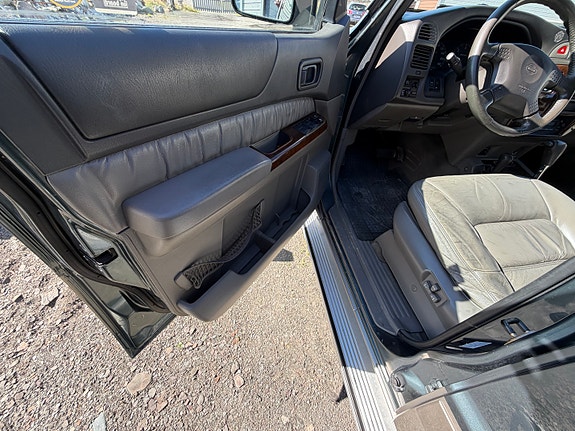 Nissan Patrol 24 of 30