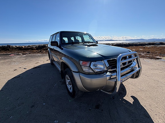 Nissan Patrol 2 of 30