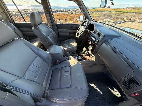 Nissan Patrol 23 of 30