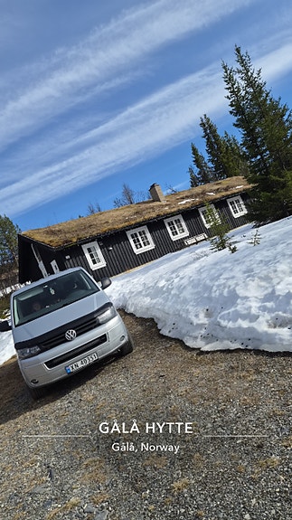 Volkswagen Caravelle 2 of 5