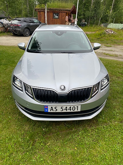 Skoda Octavia 2 of 5