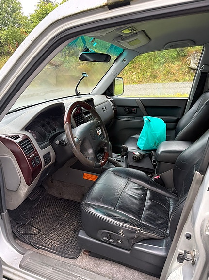 Mitsubishi Pajero 5 of 5