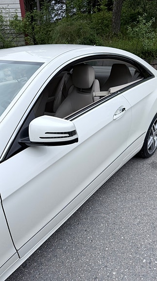 Mercedes-Benz E220 6 of 30