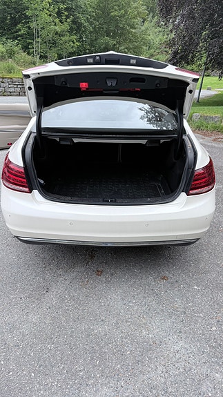 Mercedes-Benz E220 8 of 30