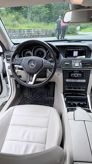 Mercedes-Benz E220 14 of 30
