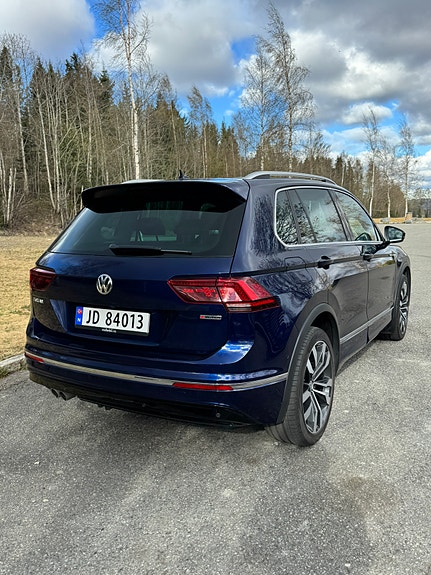 Volkswagen Tiguan 3 of 5