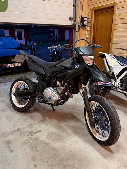 Yamaha WR 125 X 3 of 5