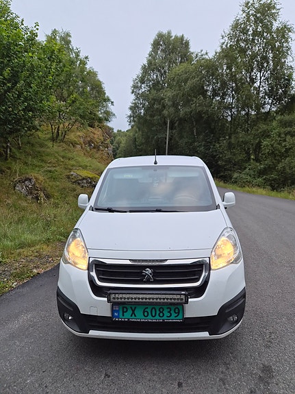 Peugeot Partner 2 of 16