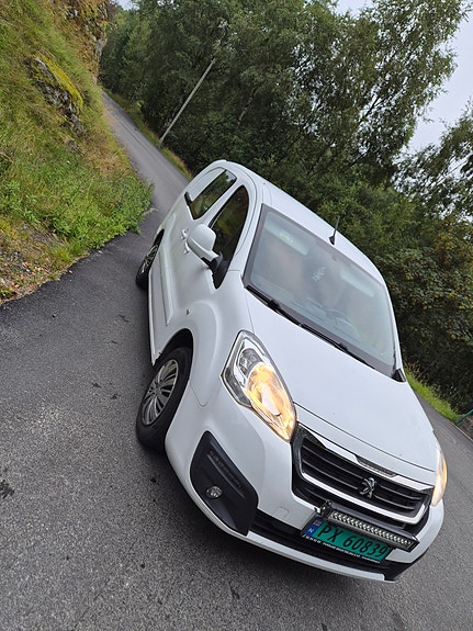 Peugeot Partner 3 of 16