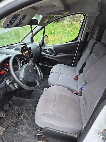 Peugeot Partner 11 of 16