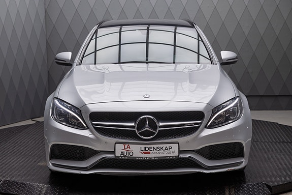 Mercedes-Benz 4 of 5