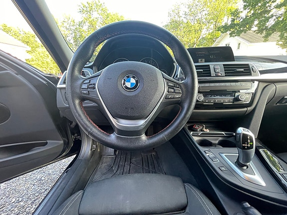 BMW 318i 28 of 30