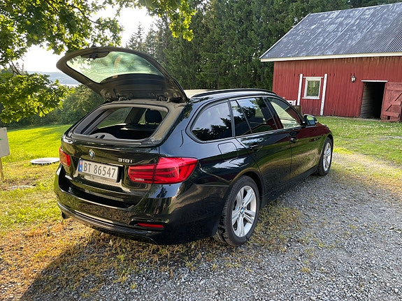 BMW 318i 12 of 30