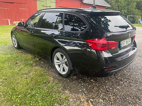 BMW 318i 10 of 30