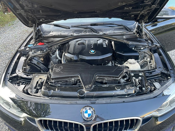 BMW 318i 29 of 30