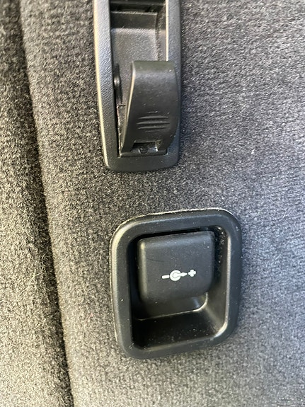 BMW 318i 19 of 30