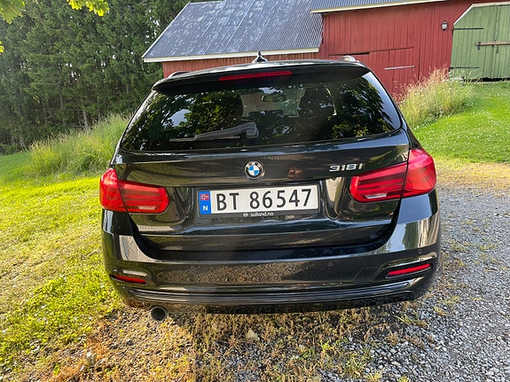 BMW 318i 3 of 30
