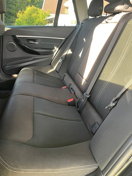 BMW 318i 24 of 30