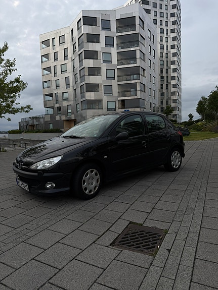 Peugeot 206 2 of 5