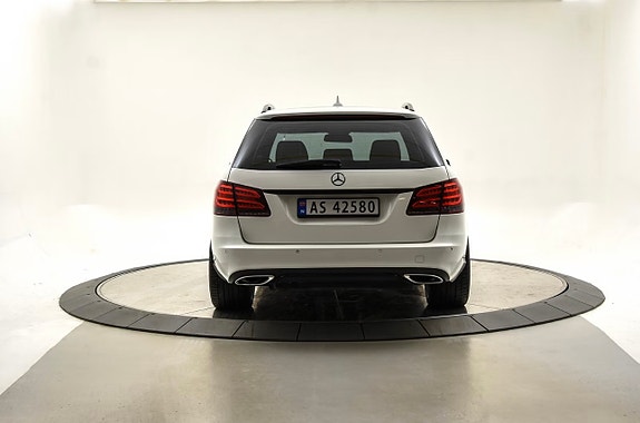 Mercedes-Benz E220 8 of 28