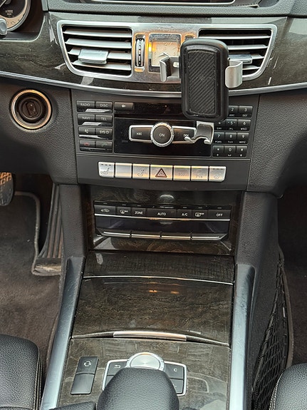 Mercedes-Benz E220 22 of 28